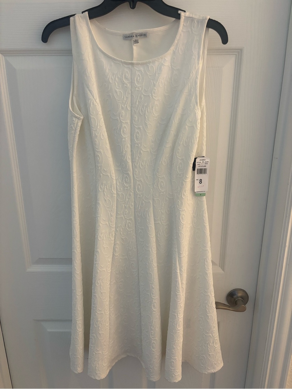 Sandra Darren White Embossed Sleeveless A-Line Midi Dress